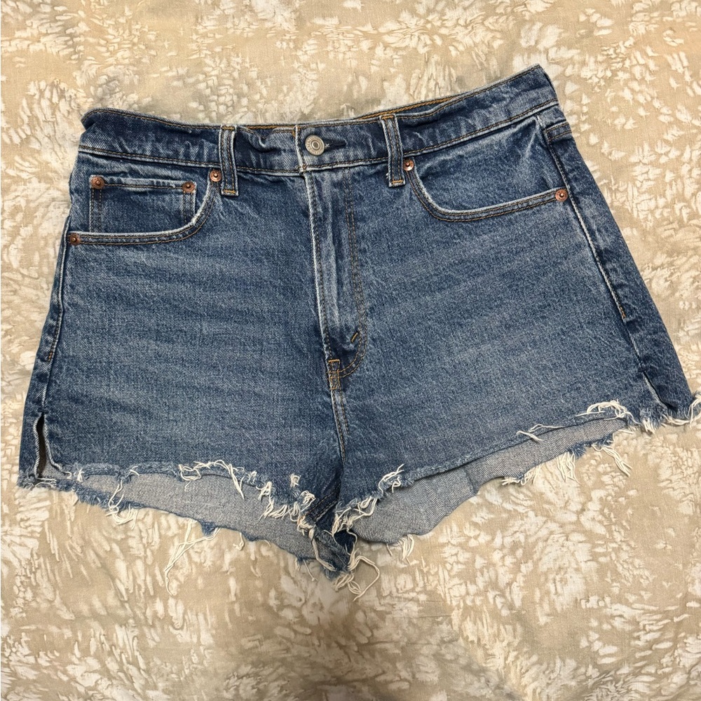 Abercrombie - The Mom Short - High Rise - size 28/6